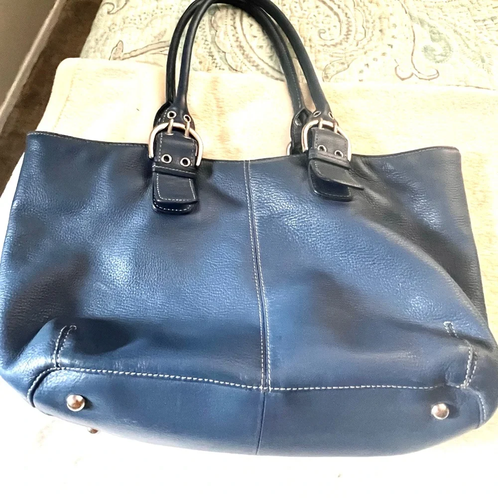 Tignanello leather bag and matching wallet. - Picture 8 of 9